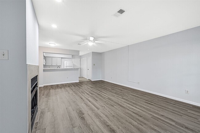 Building Photo - 16800 Sugar Pine Dr