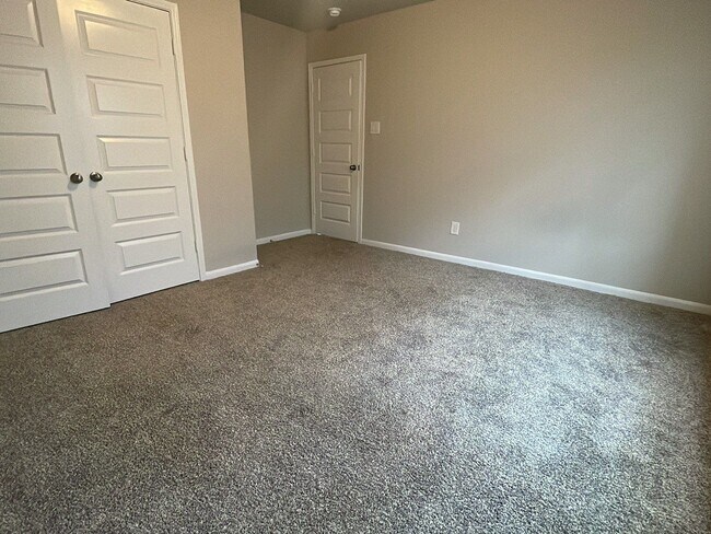 Building Photo - 1403 Mateer Manor Ct