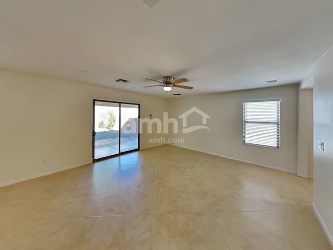 Building Photo - 786 W Cholla Crest Dr