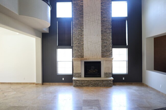 Building Photo - Fully Upgraded 5 Bedroom 4.5 Bathroom in Guard Gated Foothills Community!