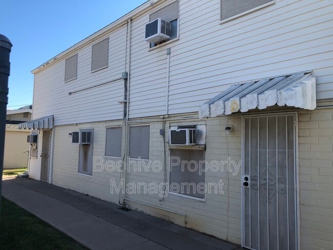 Primary Photo - 415 E 1st Ave
