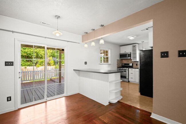 Building Photo - 5712 Avenue D