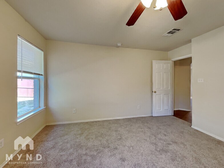 Building Photo - 6539 Estes Flats