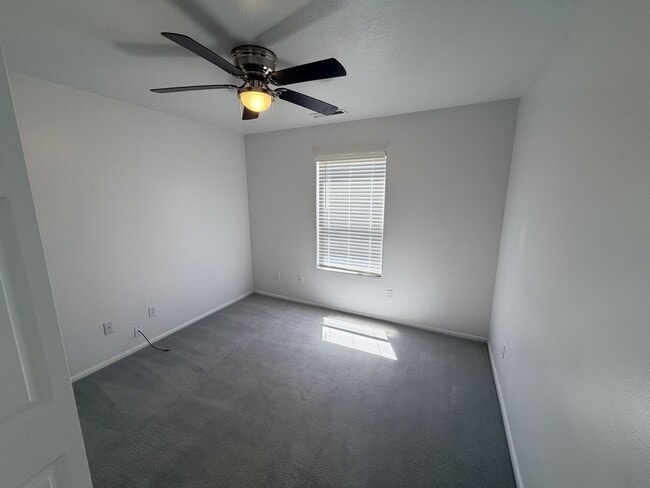 Building Photo - 204 N 2000 E