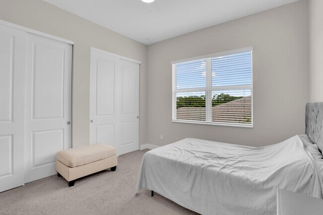 Building Photo - 15866 Orchard Dr