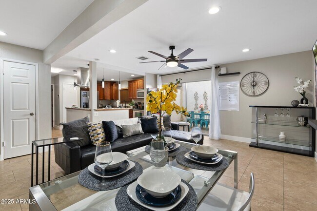 Building Photo - 8570 E Indian School Rd