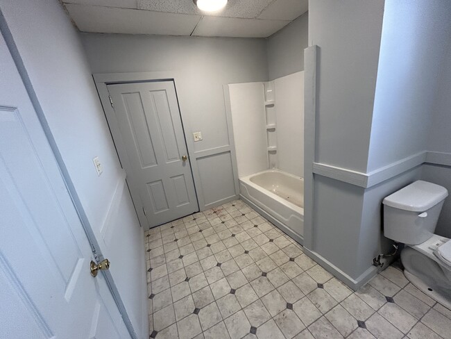 Building Photo - 505 Sheridan St