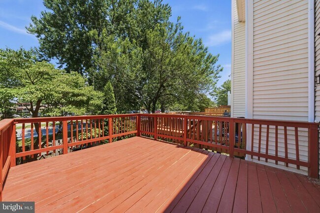 Building Photo - 417 Sternwheeler Ct
