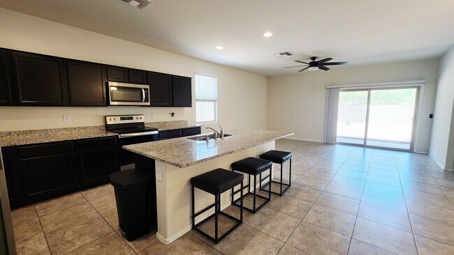 Building Photo - 3 bed in Casa Grande!