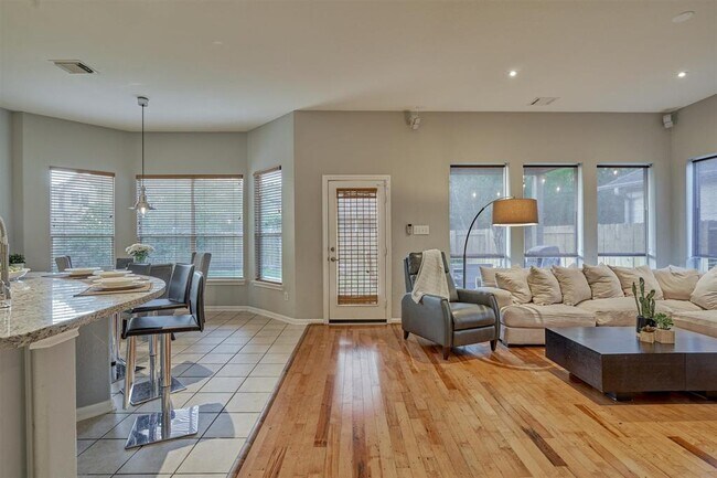 Building Photo - 131 Zephyr Bend Pl