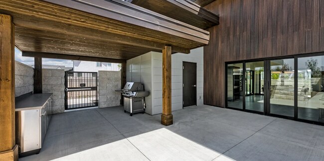 Building Photo - 8285 W White Willow St