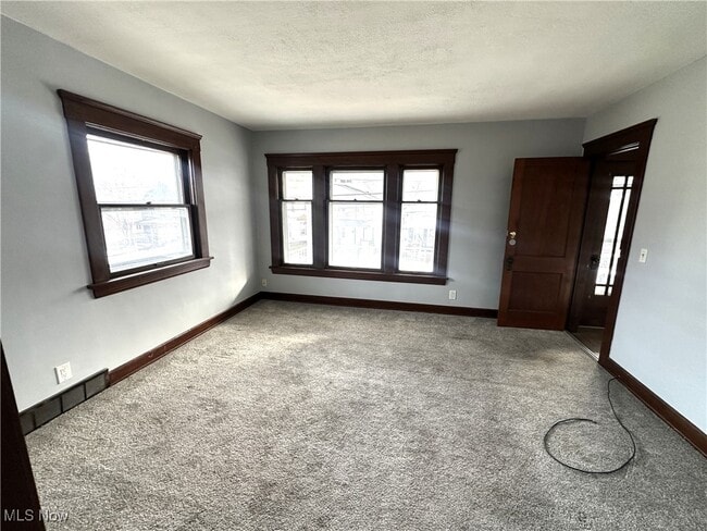 Building Photo - 4270 Valley Rd