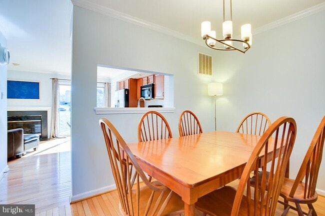 Building Photo - 12867 Mill House Ct