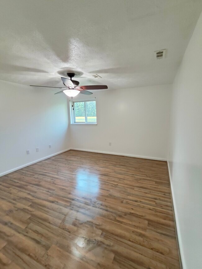 Building Photo - 2153 Wainwright Ct