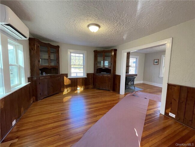 Building Photo - 7 Bonnie Brae Ave