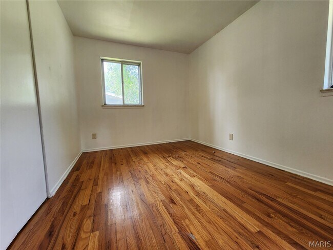 Building Photo - 702 Vendome Ln
