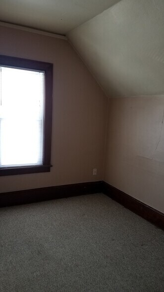 Building Photo - 1458 S 79th St
