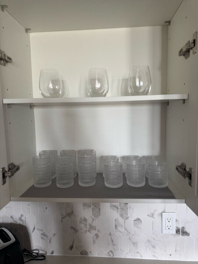 Building Photo - 1223 E Plant St