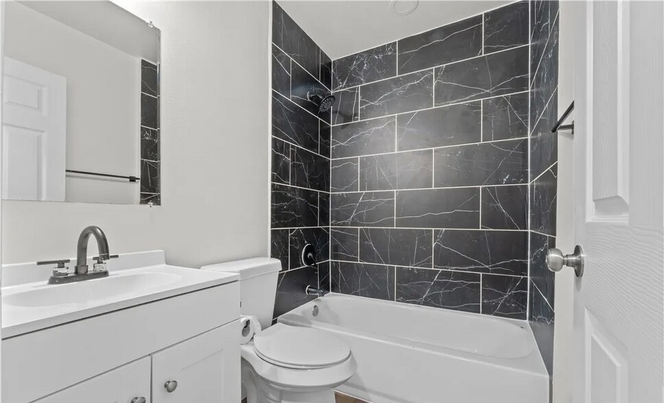 Building Photo - 112 Linda Dr