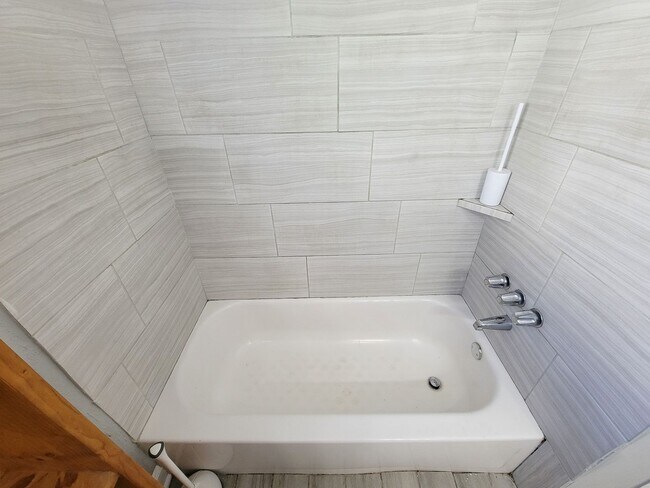 Building Photo - RECENTLY REMODELED HOME IN LA MARQUE