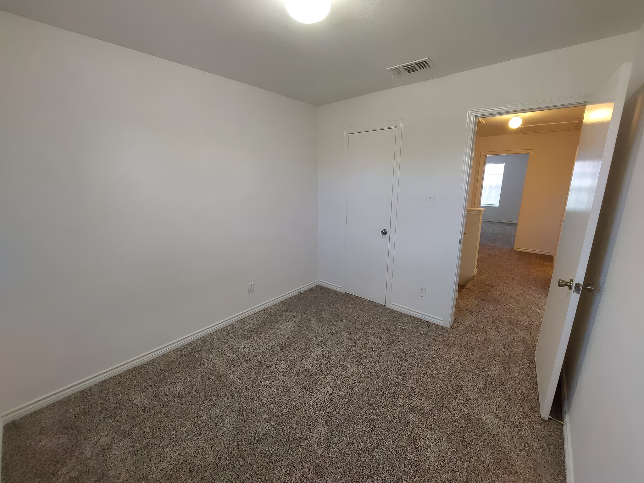 Building Photo - 7818 Kingsbury Wood