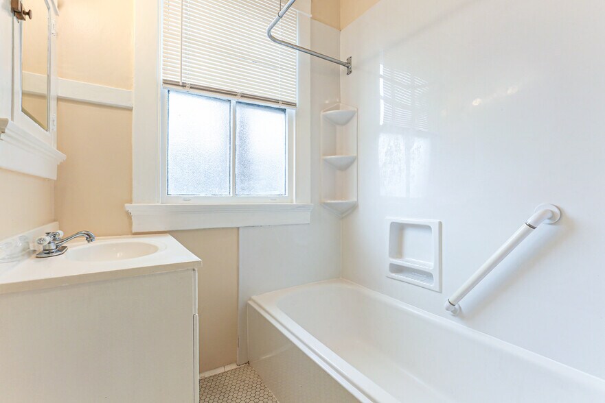 Building Photo - 7800 Walmsley Ave