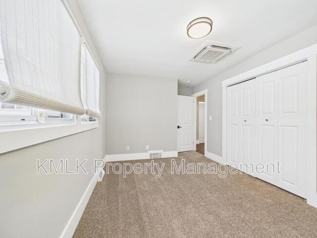 Building Photo - 2514 Carson Rd