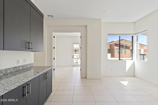 Building Photo - 1 Easy St