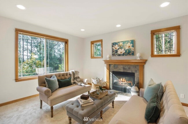 Building Photo - 16532 Lemolo Shore Dr NE