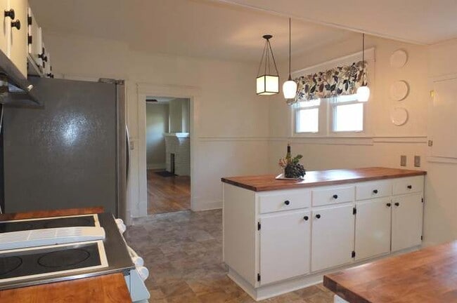Building Photo - 152 Penmoken Park