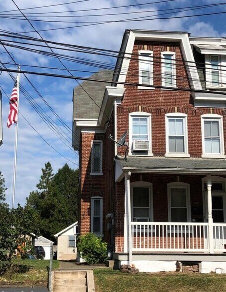 Front Portch Privte Entrance - 551 Washington St