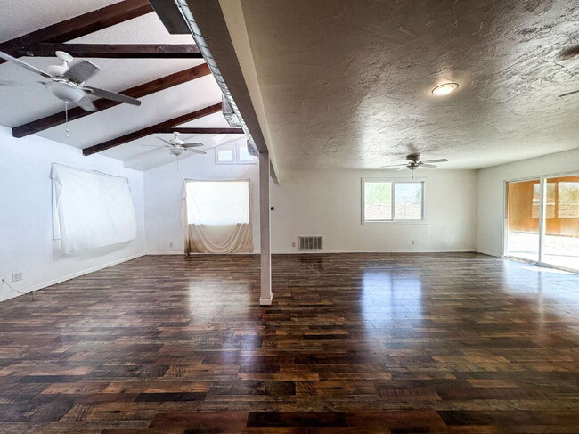 Building Photo - "Spacious 3-Bedroom Oasis in Yuma - 2,721 ...