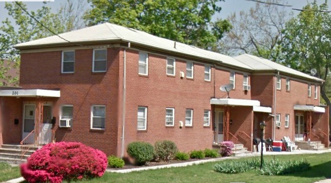 Primary Photo - 201 Fort Lee Rd