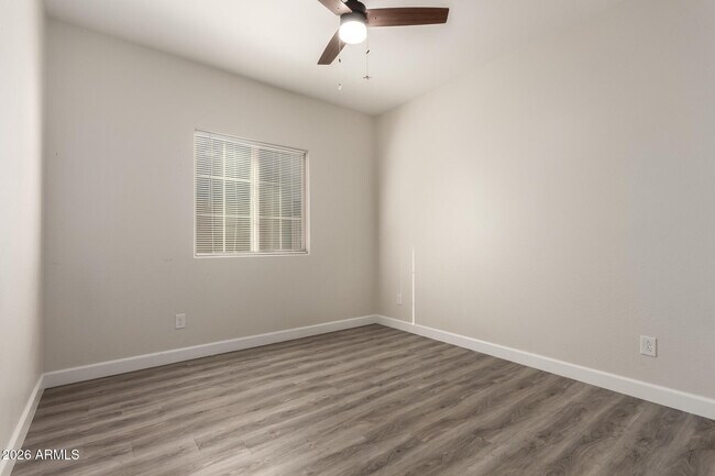 Building Photo - 11204 W Mobile Ln