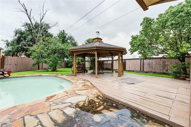 Building Photo - 10850 Kirktown Dr