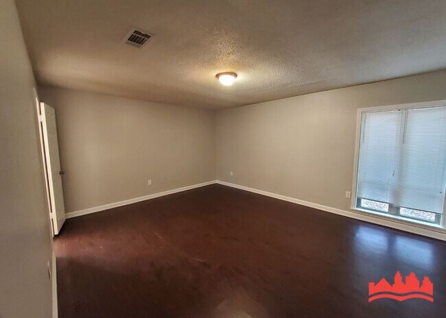 Building Photo - 6279 Kirby Downs Dr