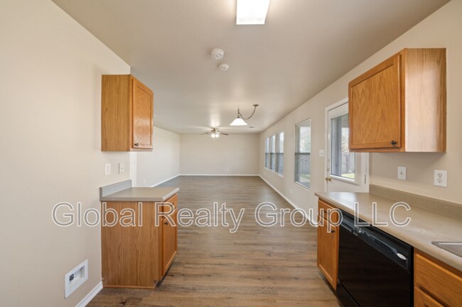 Building Photo - 144 Crest Bluff