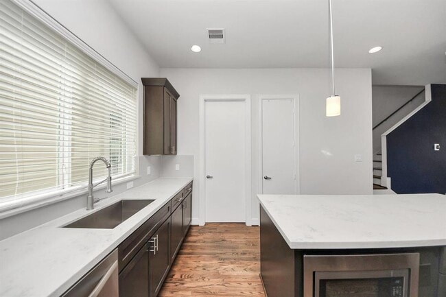 Building Photo - 310 Eado Park Cir