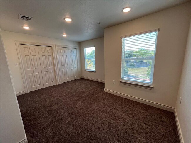 Building Photo - 2105 Tiger Trail