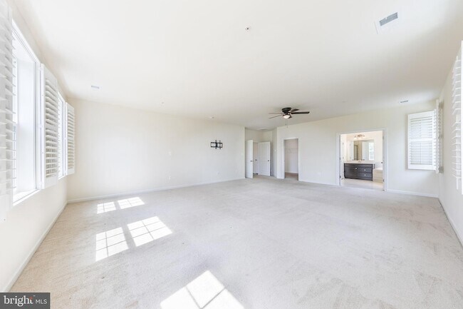 Building Photo - 7640 Knotting Hl Ln