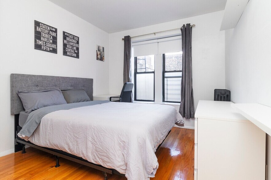 Building Photo - 319 E 95th St