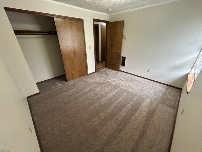 Building Photo - Burnt Bridge Creek Neighborhood