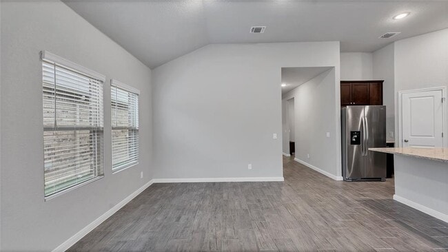 Building Photo - 1941 Colonial Ave