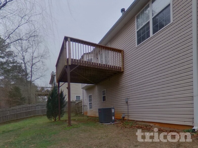 Building Photo - 162 Whetstone Way