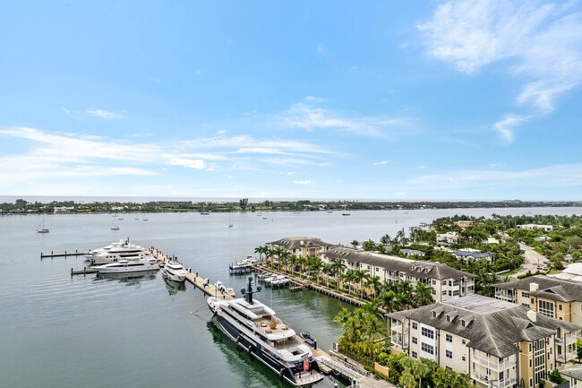 Building Photo - 3960 N Flagler Dr