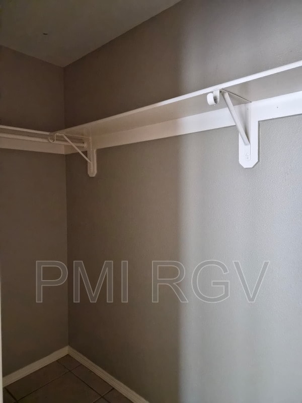 Building Photo - 8314 N Val Verde Rd