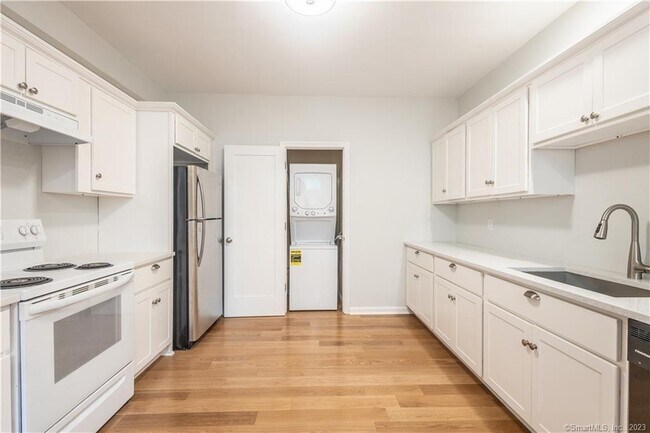 Building Photo - 55 Cider Mill Ln
