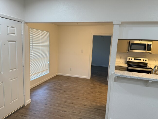 Building Photo - 1222 Tartan Ln