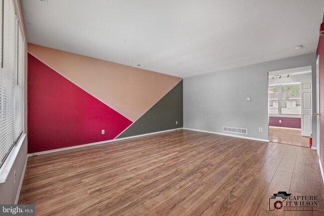 Building Photo - 365 Aldeberan Dr