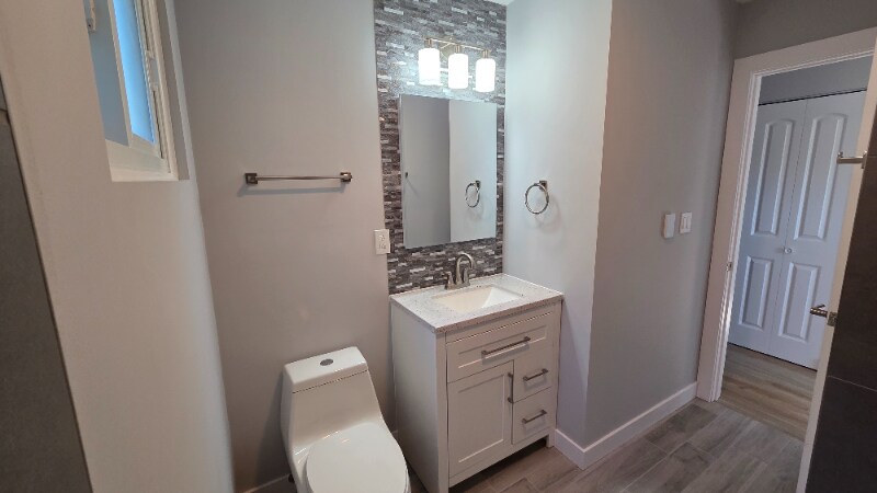 Building Photo - 8023 W Churchill Ave